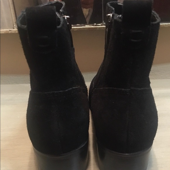 Nine West Single Pointy Toe Suede Ankle Bootie - Picture 6 of 6